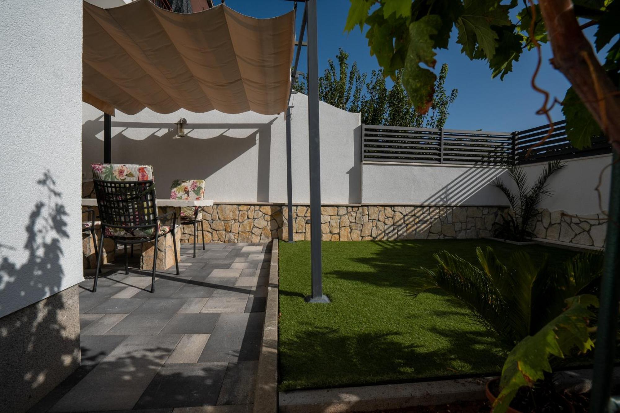 Adam Apartments Stobreč Extérieur photo