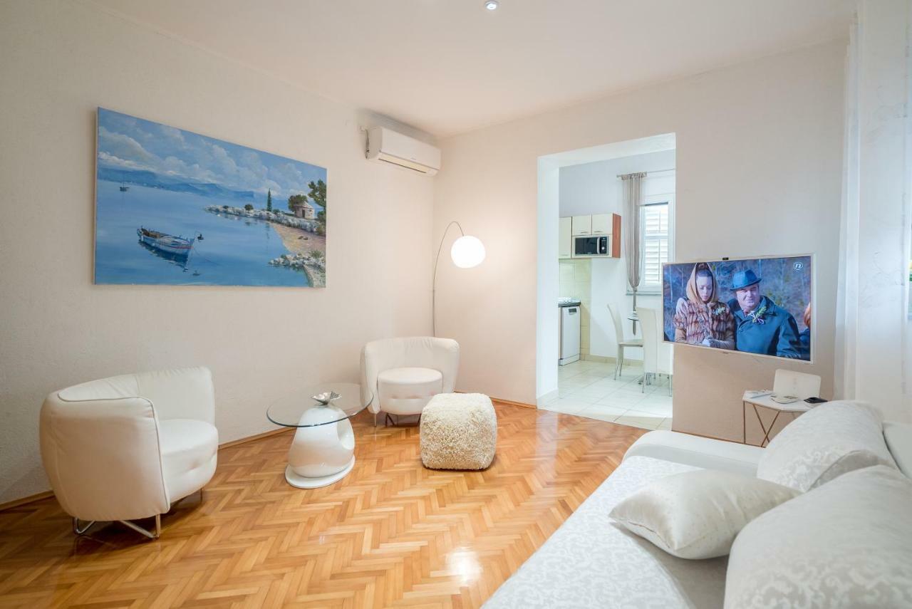 Adam Apartments Stobreč Extérieur photo