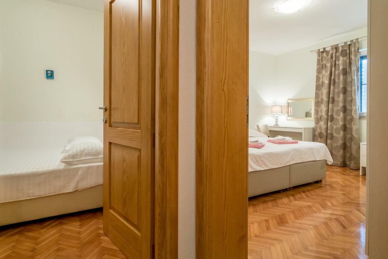 Adam Apartments Stobreč Extérieur photo
