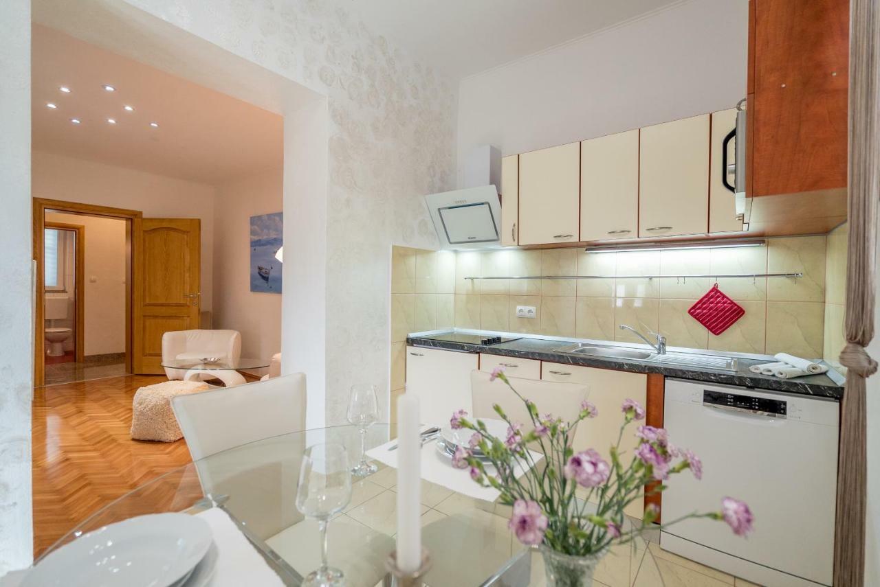 Adam Apartments Stobreč Extérieur photo