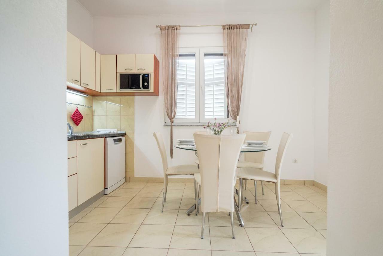 Adam Apartments Stobreč Extérieur photo